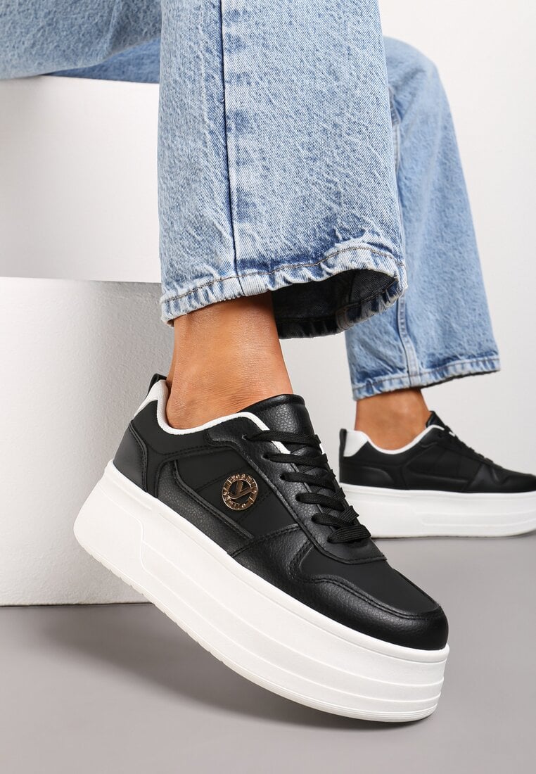 Sneakers Negri pe Platformă cu Ornament Metalic Trionna