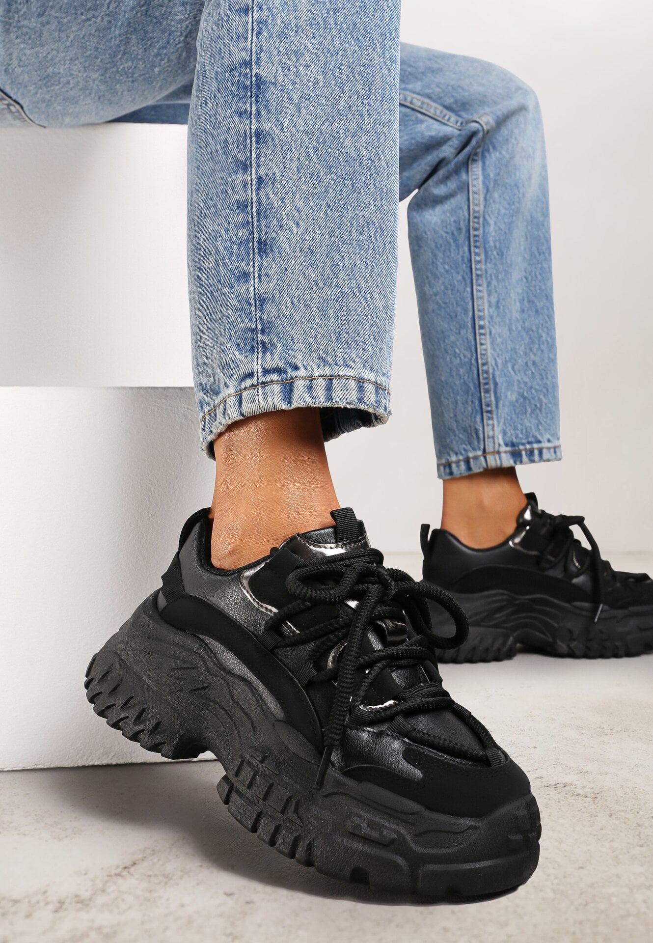 Sneakers Negri cu Talpă Groasă cu Șireturi Decorative sub Gleznă Mystarie