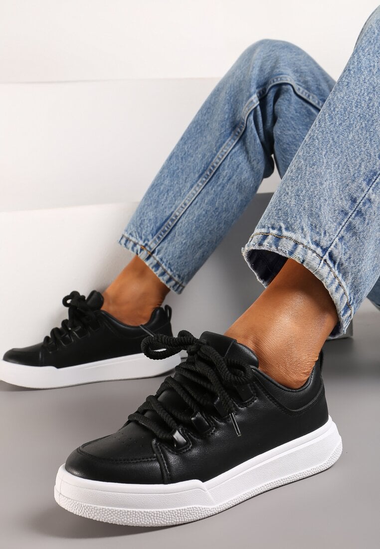 Sneakers Negri cu șireturi decorative și cusături Scedina