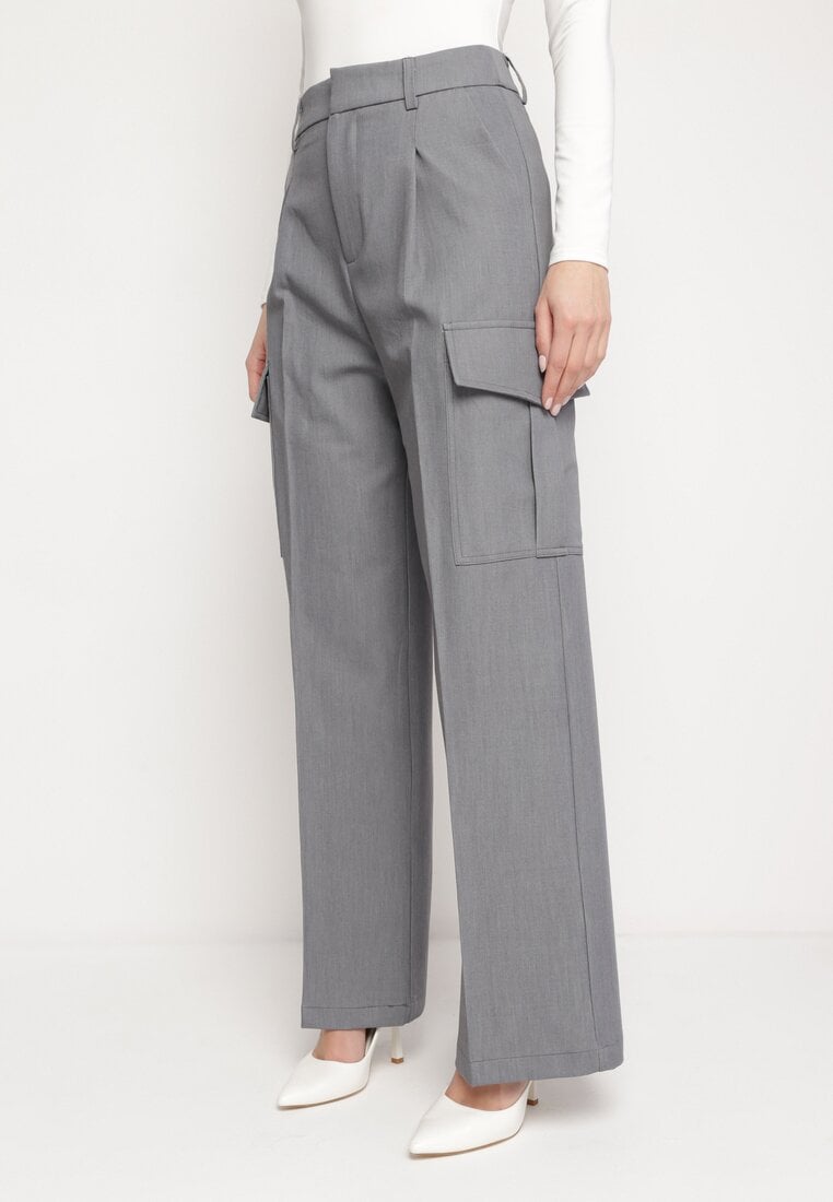 Pantaloni eleganți gri închis cu buzunare cargo largi și talie înaltă Akeldia