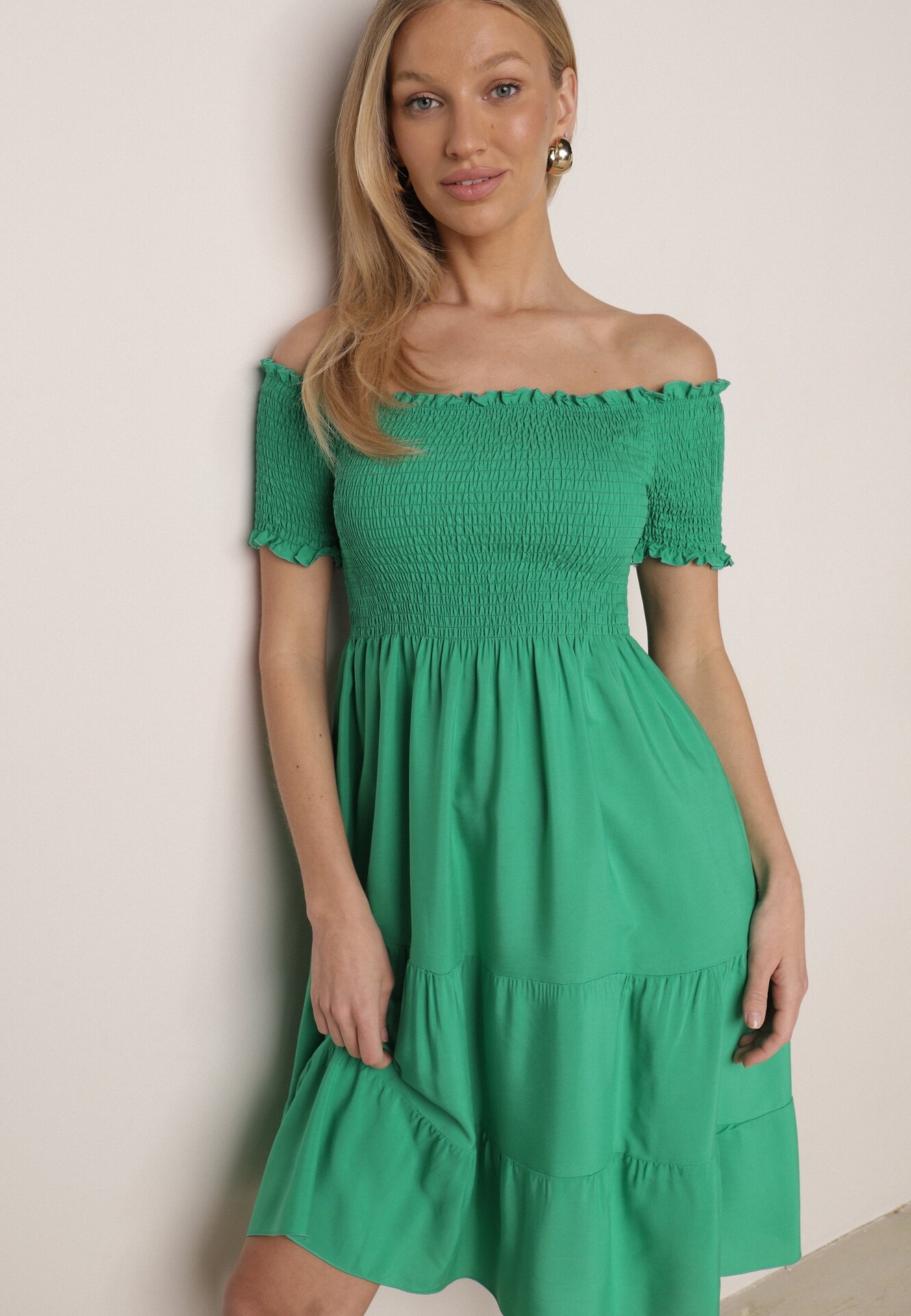 Rochie Verde de Bumbac cu Decolteu Spaniol cu Volane Ample la Bază Bliria