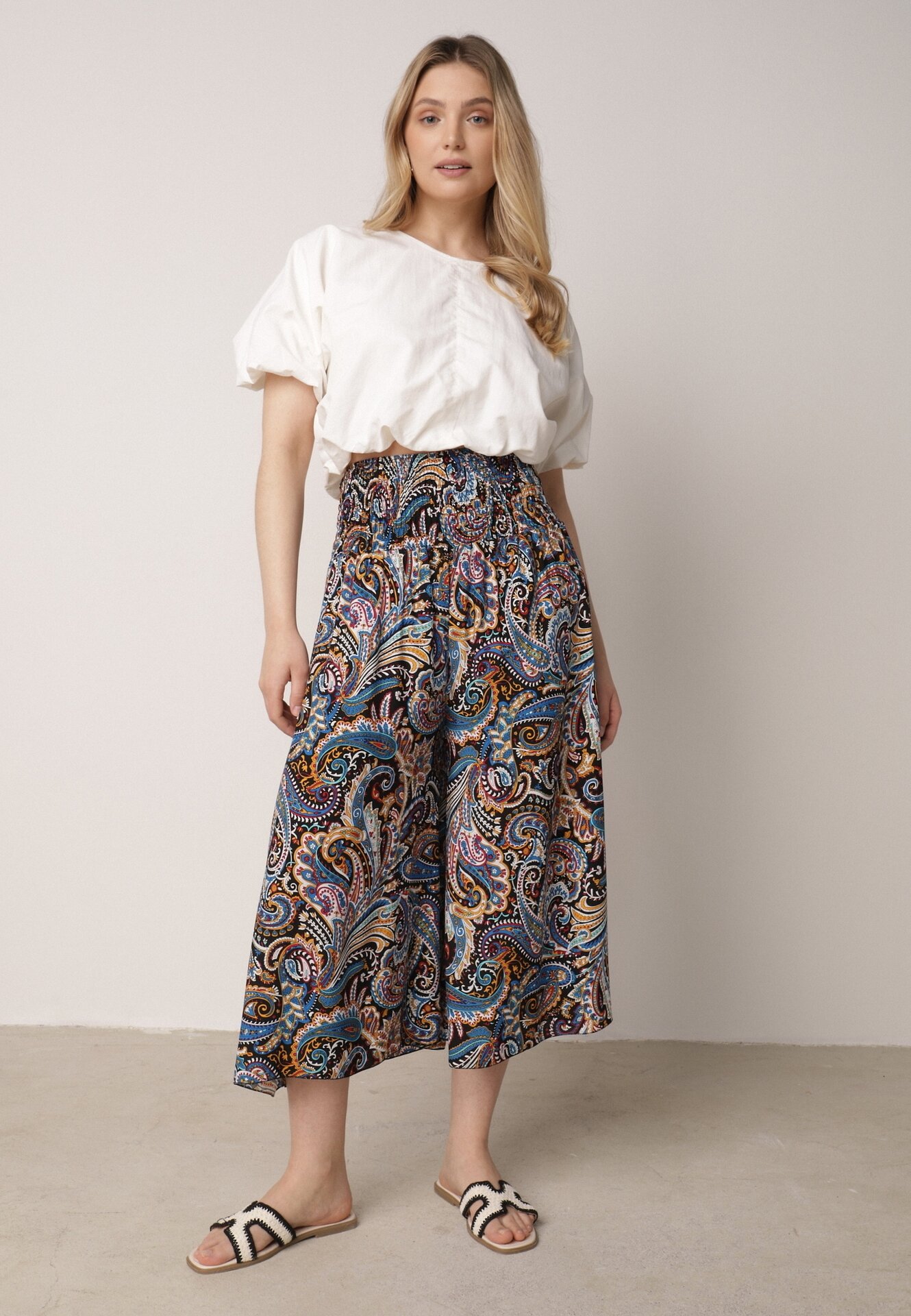 Pantaloni Culottes Negri din Bumbac cu Model Paisley Tarrisa