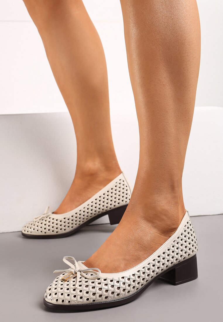 Pantofi Eleganti Bej cu Toc Gros Mic, cu Partea Superioară Ajurată și Branț din Piele Mayda