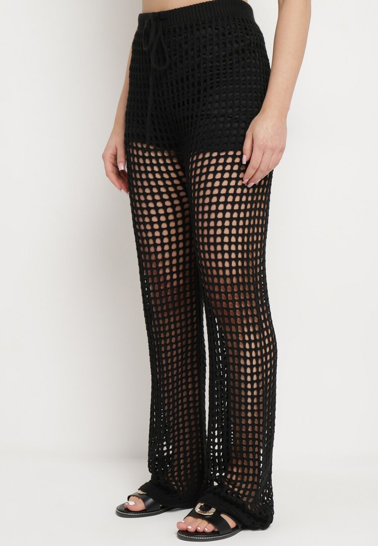 Pantaloni Negri din Tricotaj Ajurat cu Căptușeală Tip Pantaloni Scurți Valoen