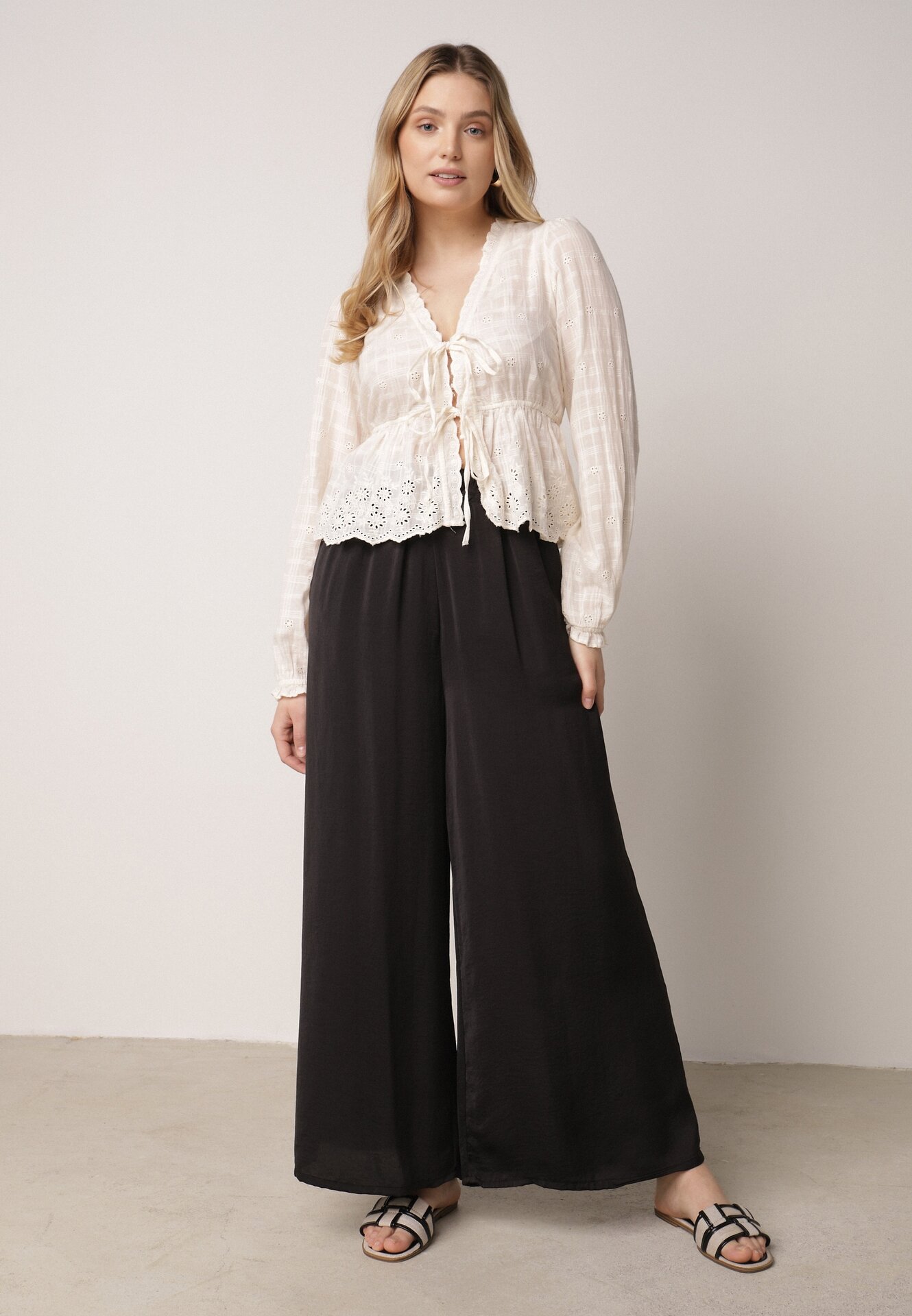 Pantaloni Largi Negri din Viscoză cu Talie Înaltă Rissalie