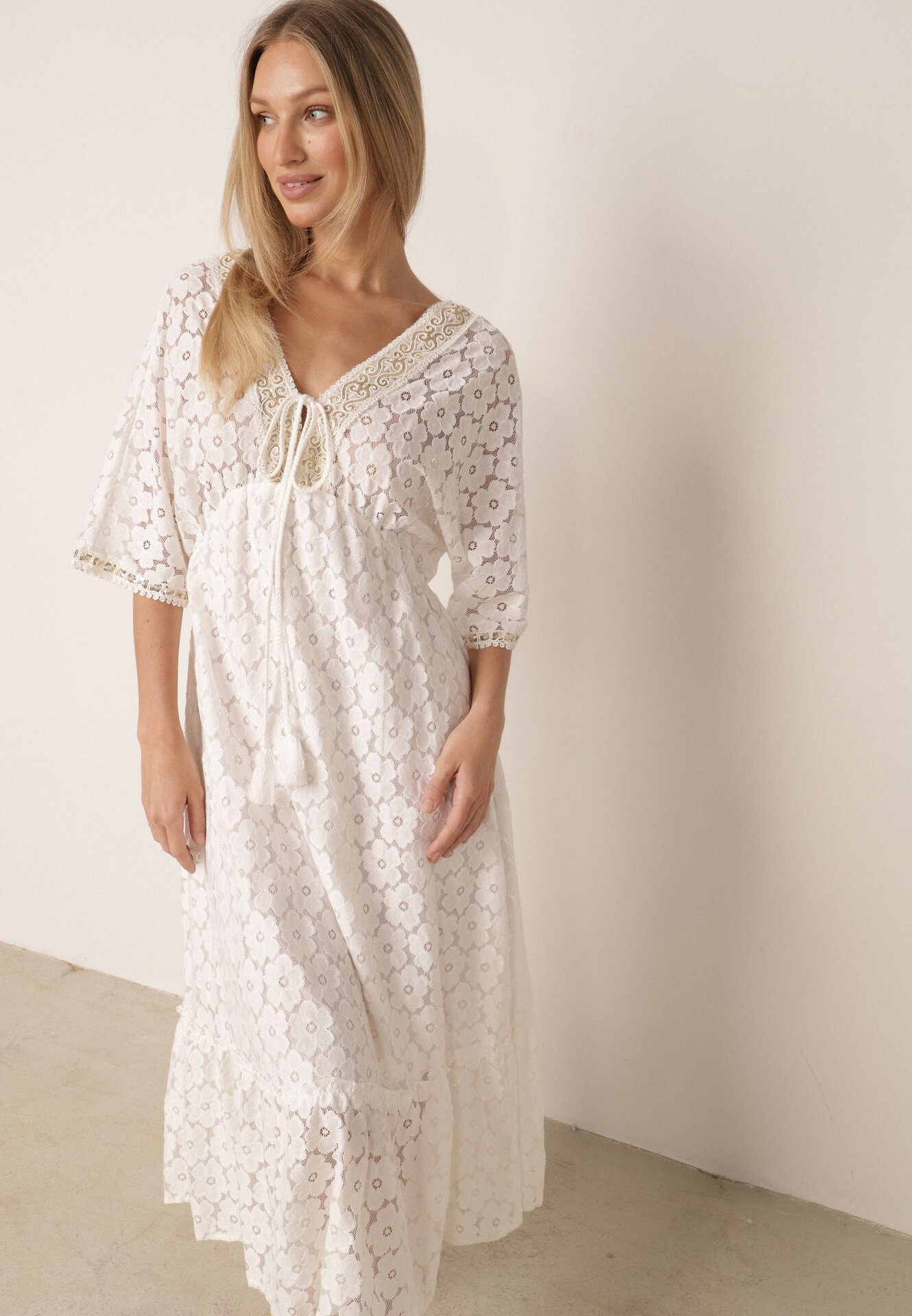 Rochie Albă din Dantelă Cambrată cu Bumbac, Elastic în Talie și Legătură la Decolteu Neleavia