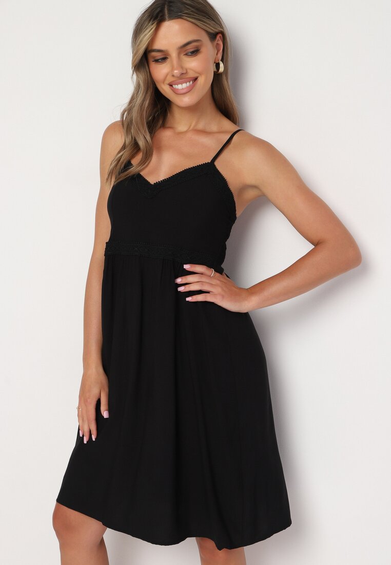 Rochie Neagră din Viscoză cu Bretele Subțiri Reglabile Decorată cu Bandă Decorativă și Broderie Nelrissa