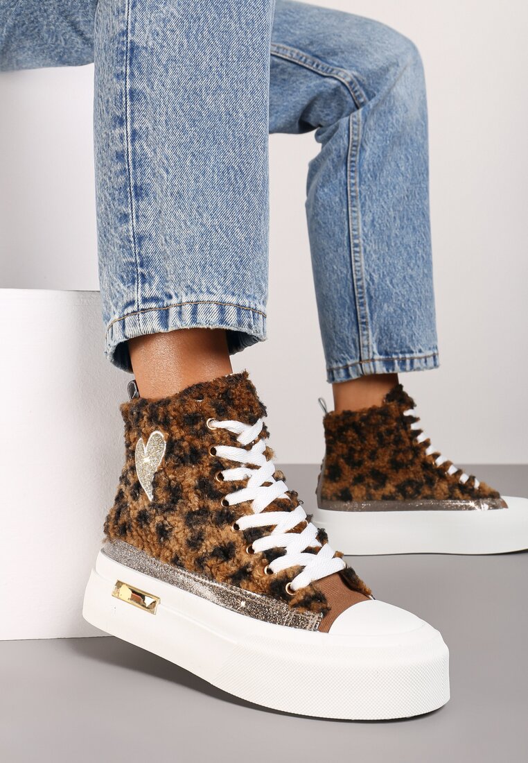 Teniși înalți Maro