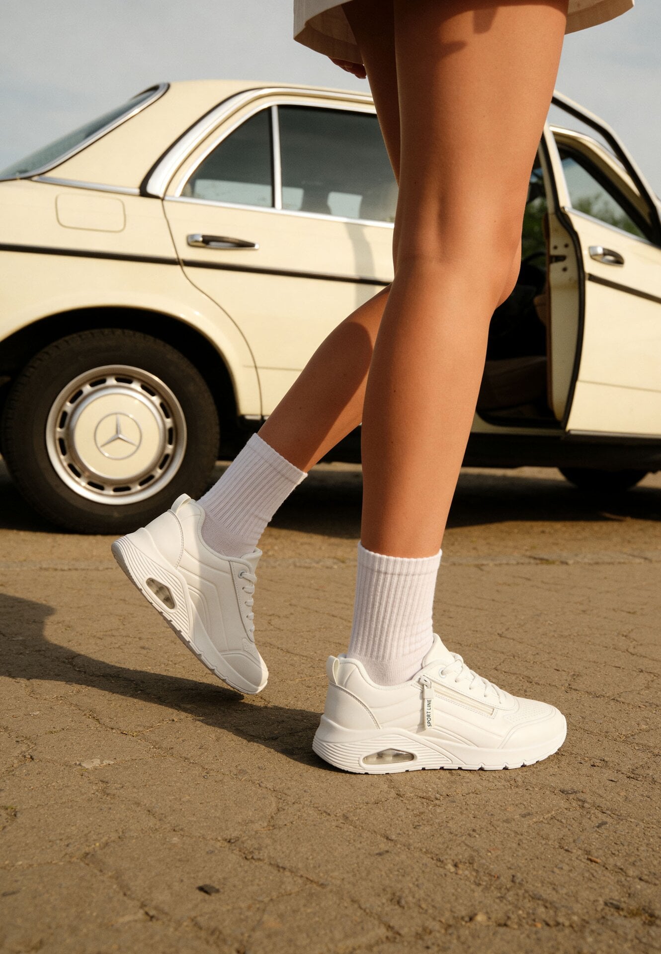 Adidași Albi cu talpă groasă cu benzi embosate Justinalin