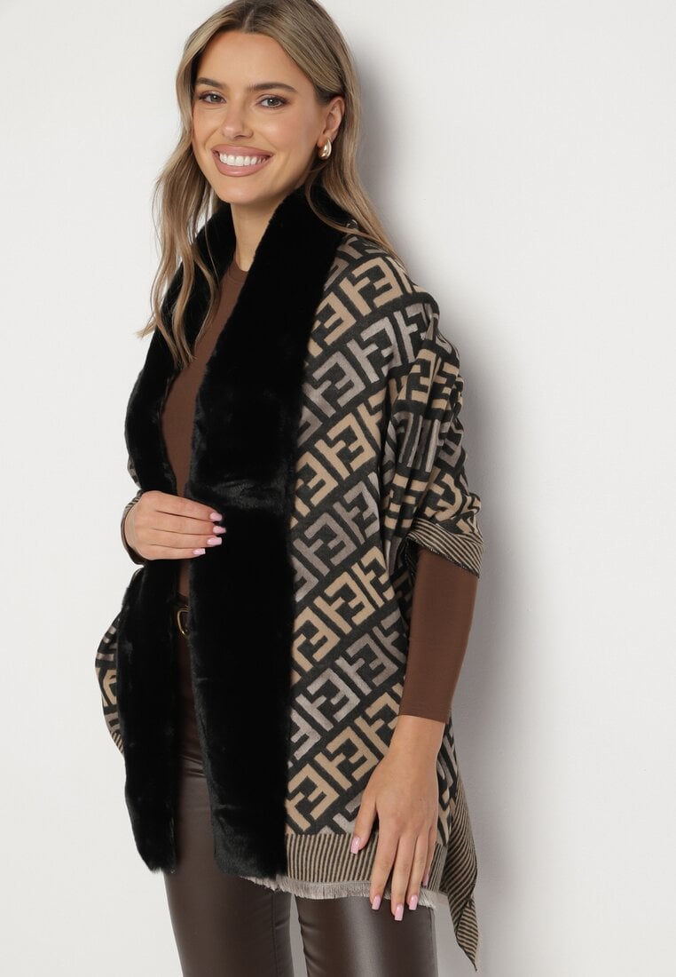 Poncho Negru-Bej din viscoză cu model geometric cu inserție de blană Miarella