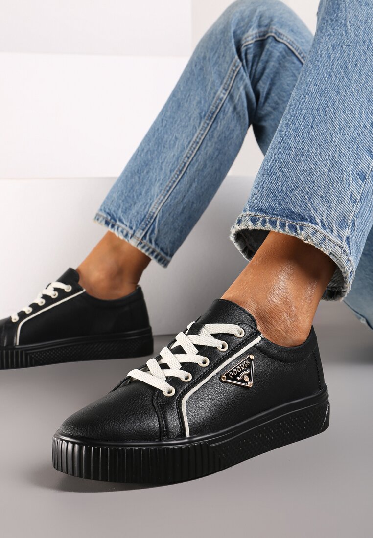 Adidași Negri Plati Din piele cu Aplicație Triunghi Labriene