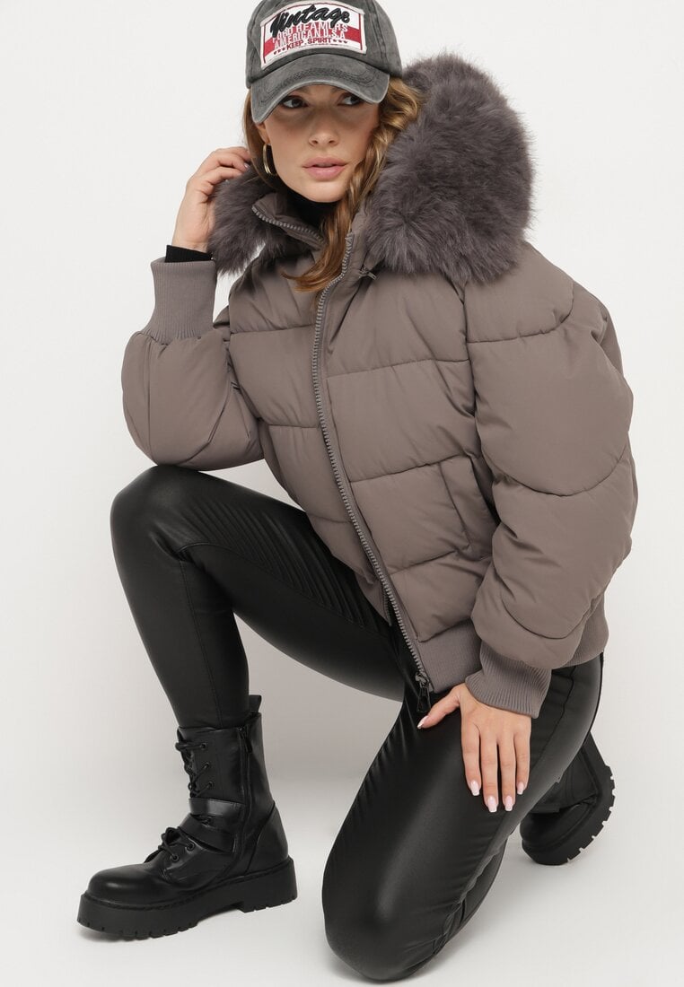 Jachetă Gri închis Matlasată cu Borduri elastice late și Blană decorativă la Glugă Inandria