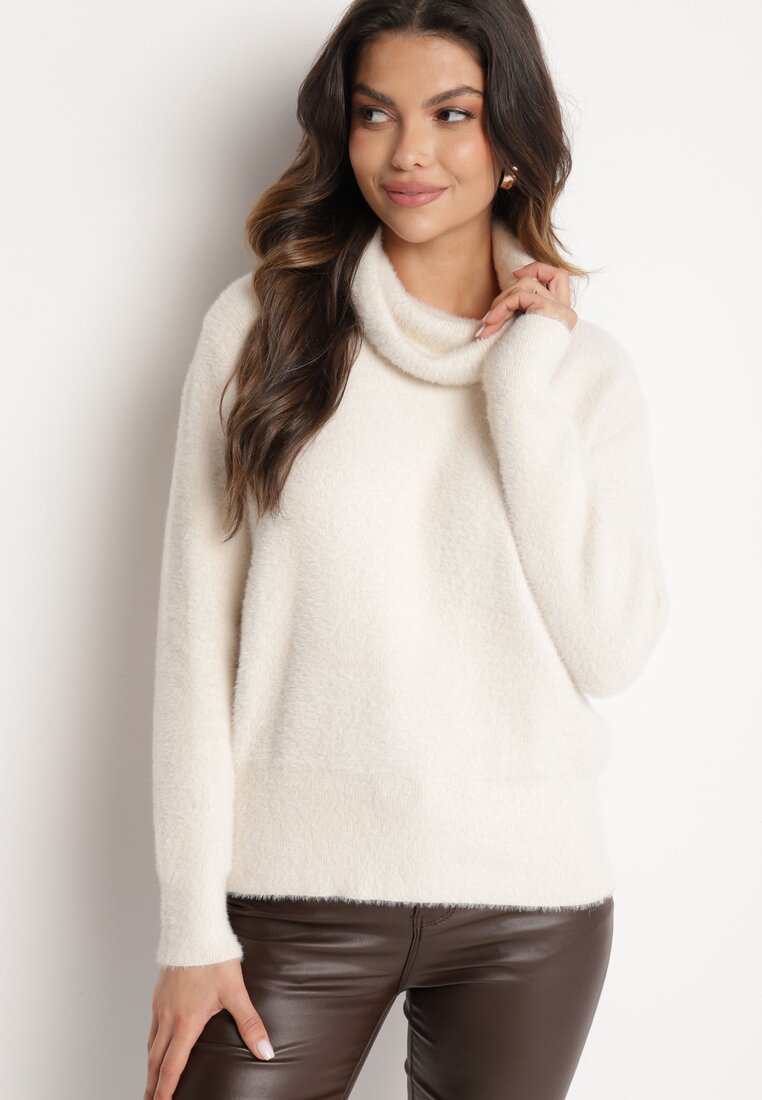 Pulover pe gât Bej