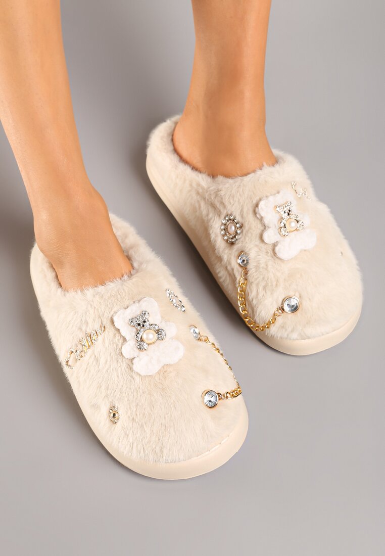 Papuci bej slip-on din blană cu aplicații decorative Reathlith
