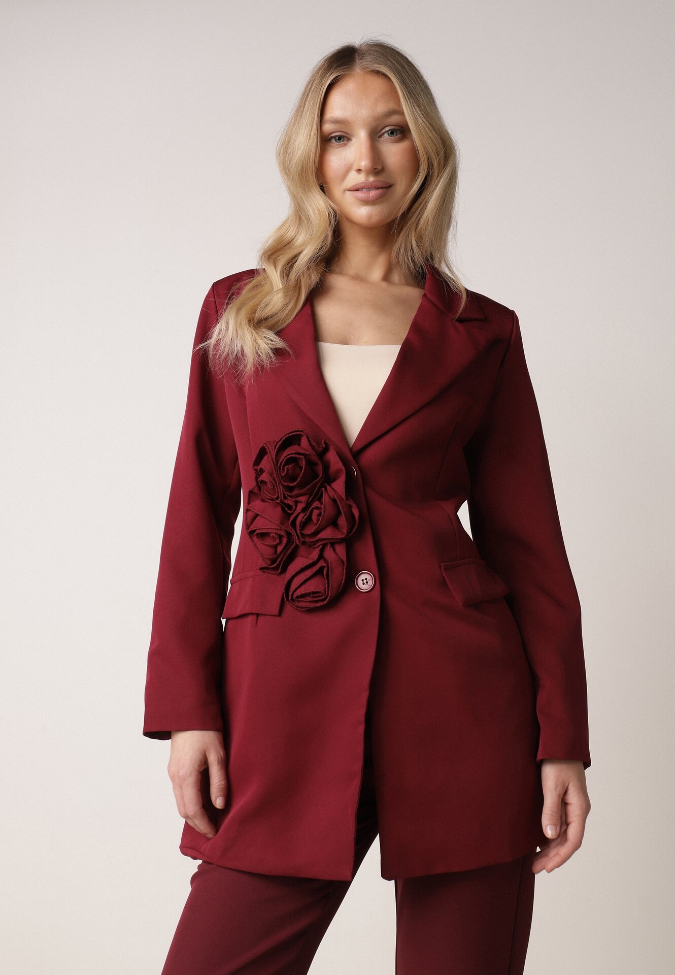 Rochie tip sacou Bordo cu Flori 3D și Umeri Întăriți Nelailis