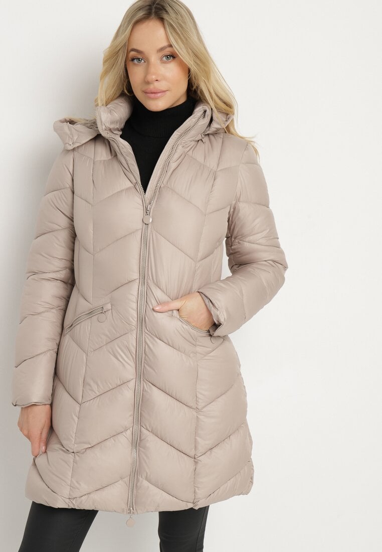 Geacă Bej Matlasată cu croială cambrată cu glugă și căptușeală de blană Emithalla