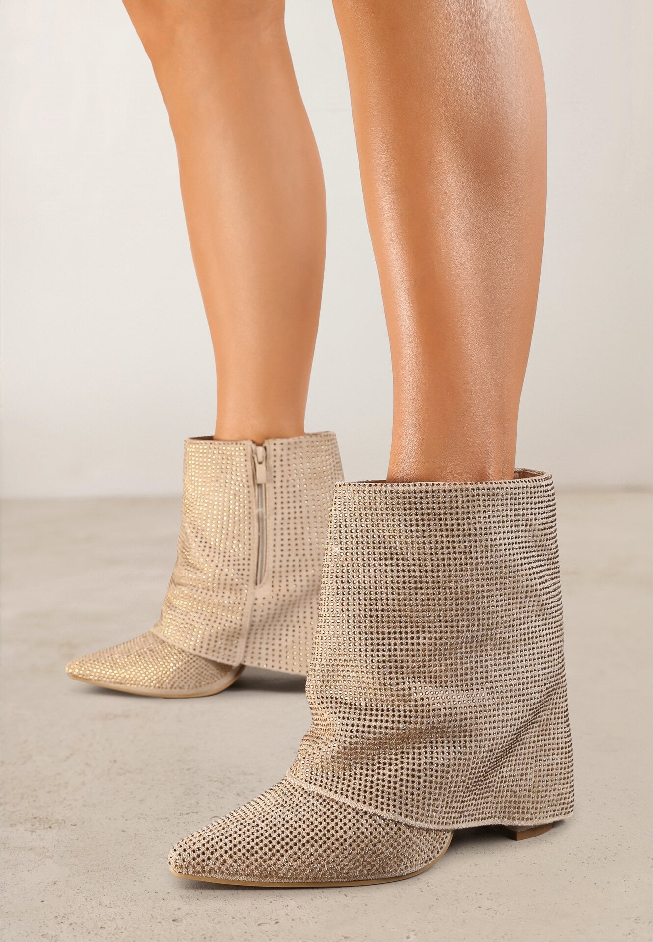 Botine Aurii