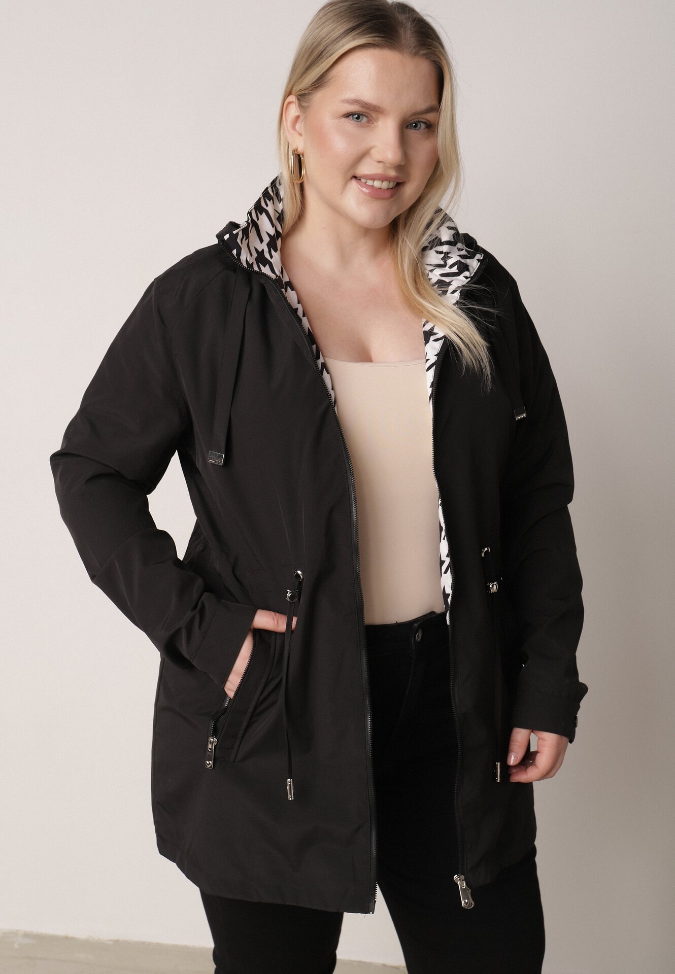 Jachetă de vânt Neagră Tip Parka cu Glugă Detașabilă Nalinora