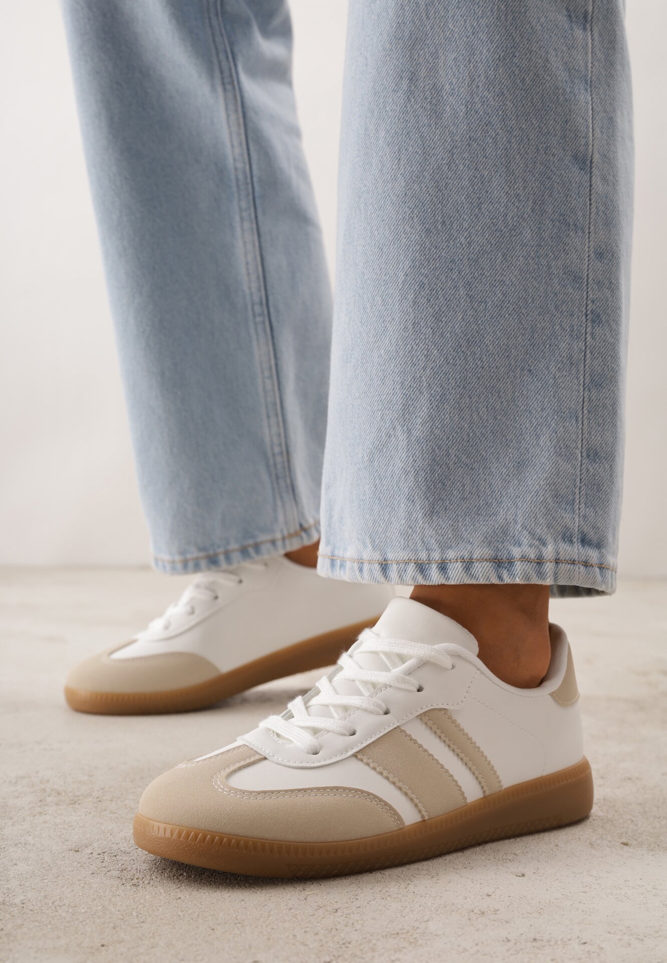 Adidași Bej și Alb cu Dungi Decorative Danavin