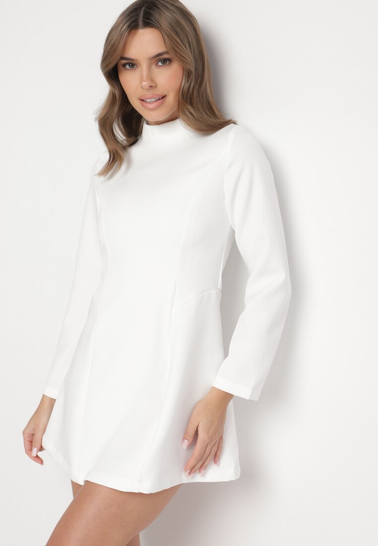 Rochie Albă Taliată cu Fusta Cloș Virvesa