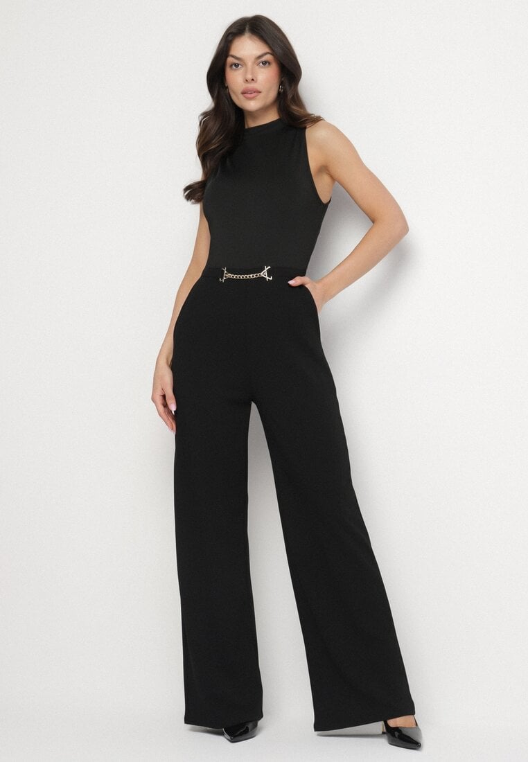 Salopetă Negru cu Decolteu Halter și Guler semi-înalt cu Lanț în Talie Tenilra