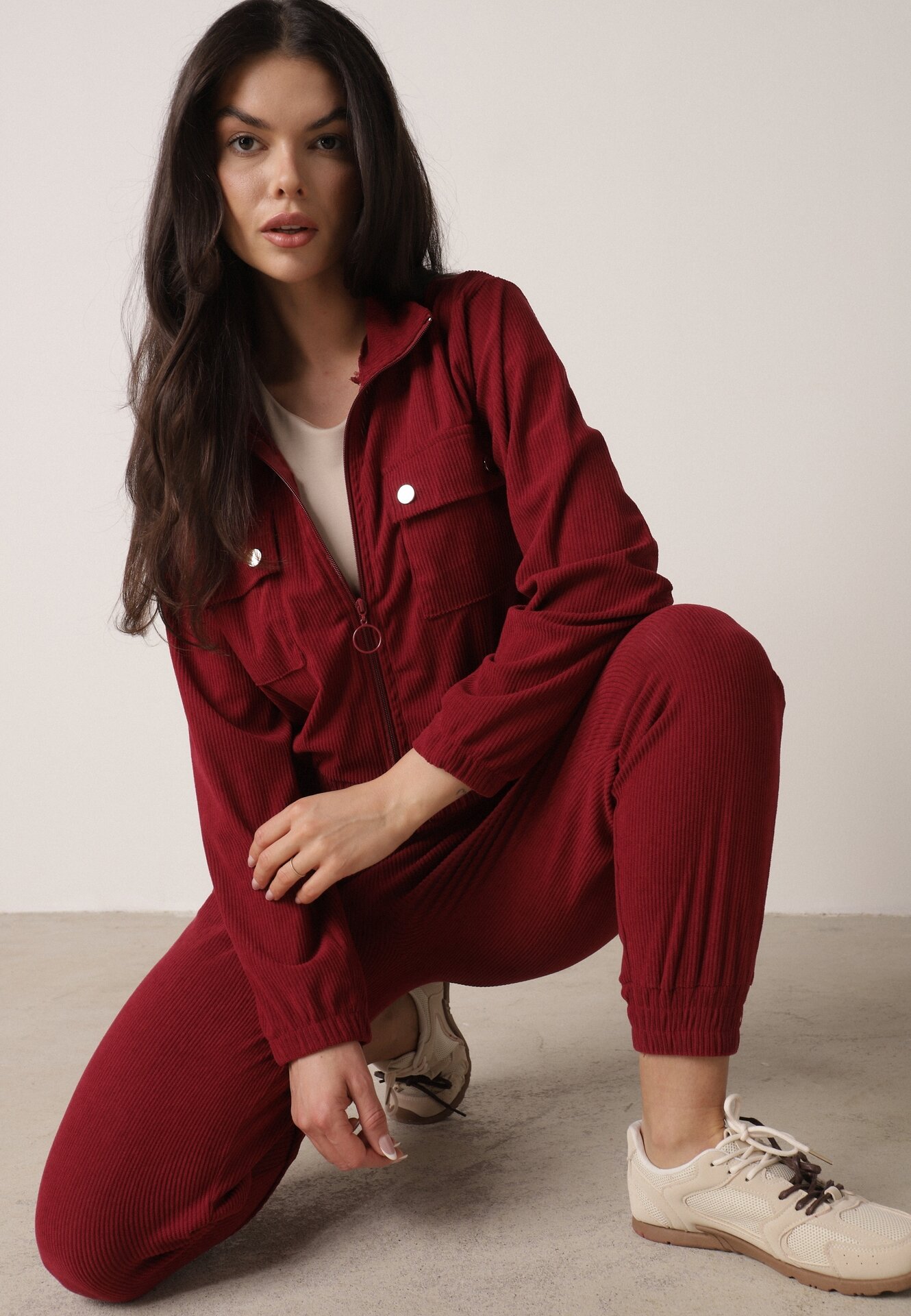 Compleu sport Bordeaux din material reiat Bluză cu guler și pantaloni cu elastic în talie Kerulla