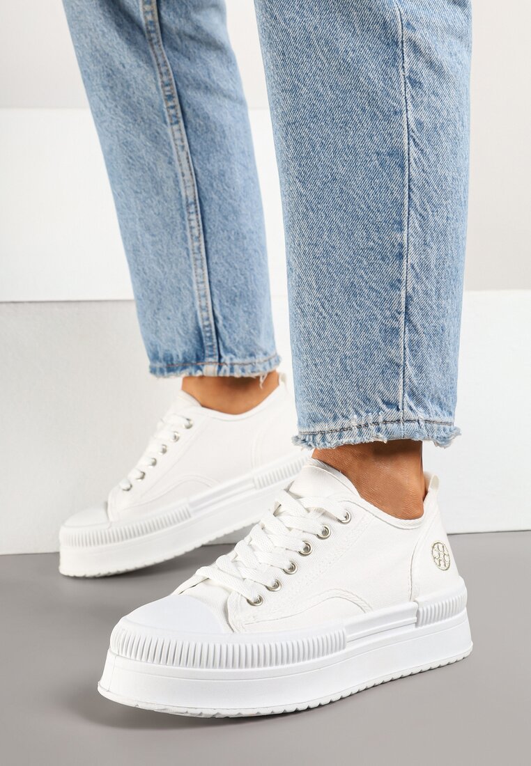 Teniși înalți Albi