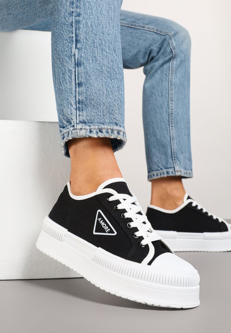 Teniși înalți Negri