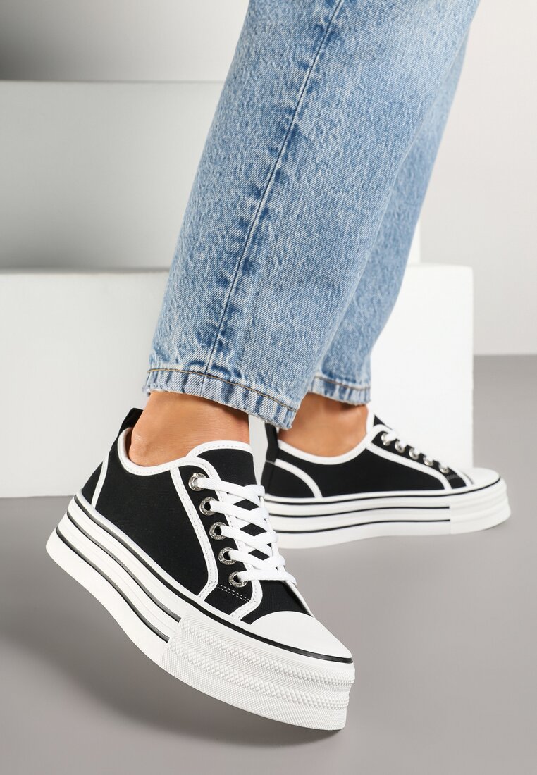 Teniși înalți Negri