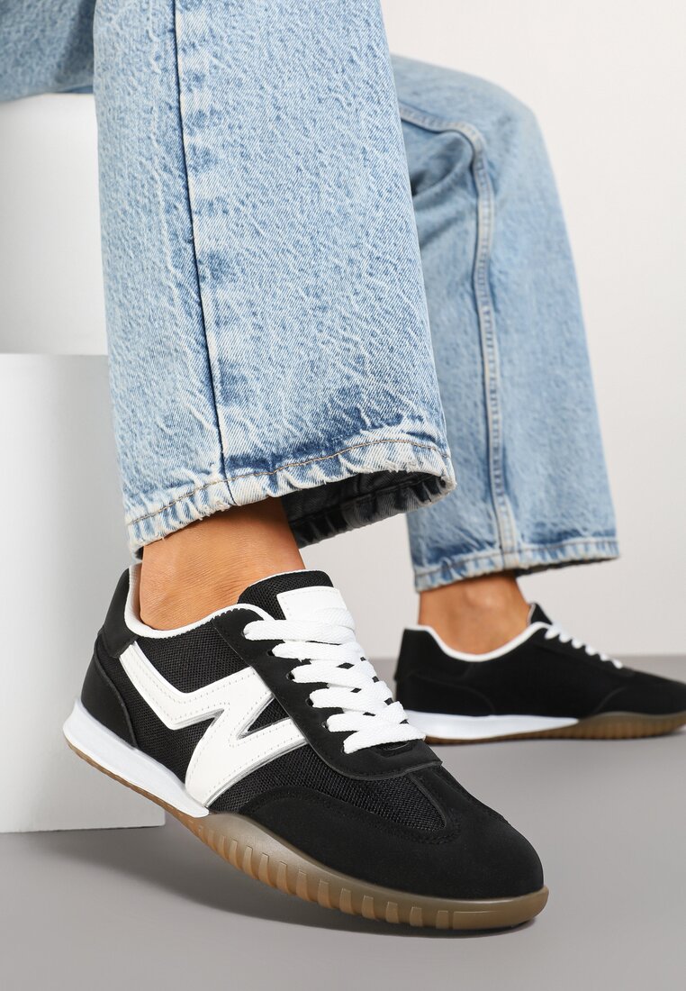 Adidași Negri în Stilul Tenisilor Iconici cu Cusături Decorative Elanicia