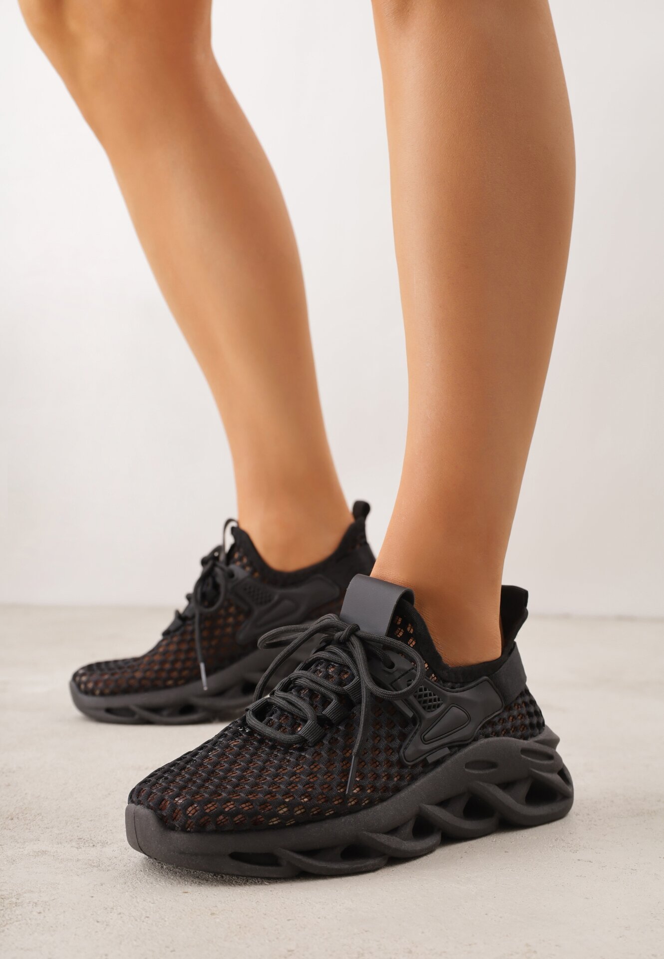 Adidași Negri din plasă cu talpă groasă embosată Telarienna