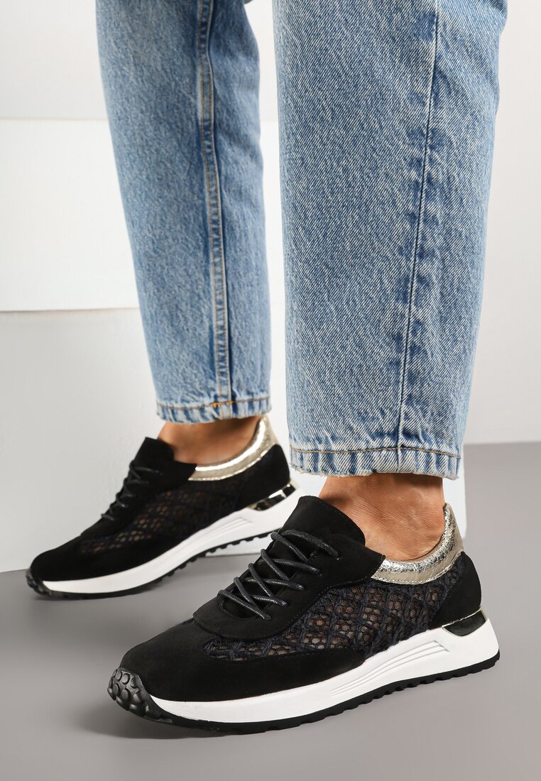 Sneakerși Perforați Negri Decorați cu Inserții Metalice Sdivane