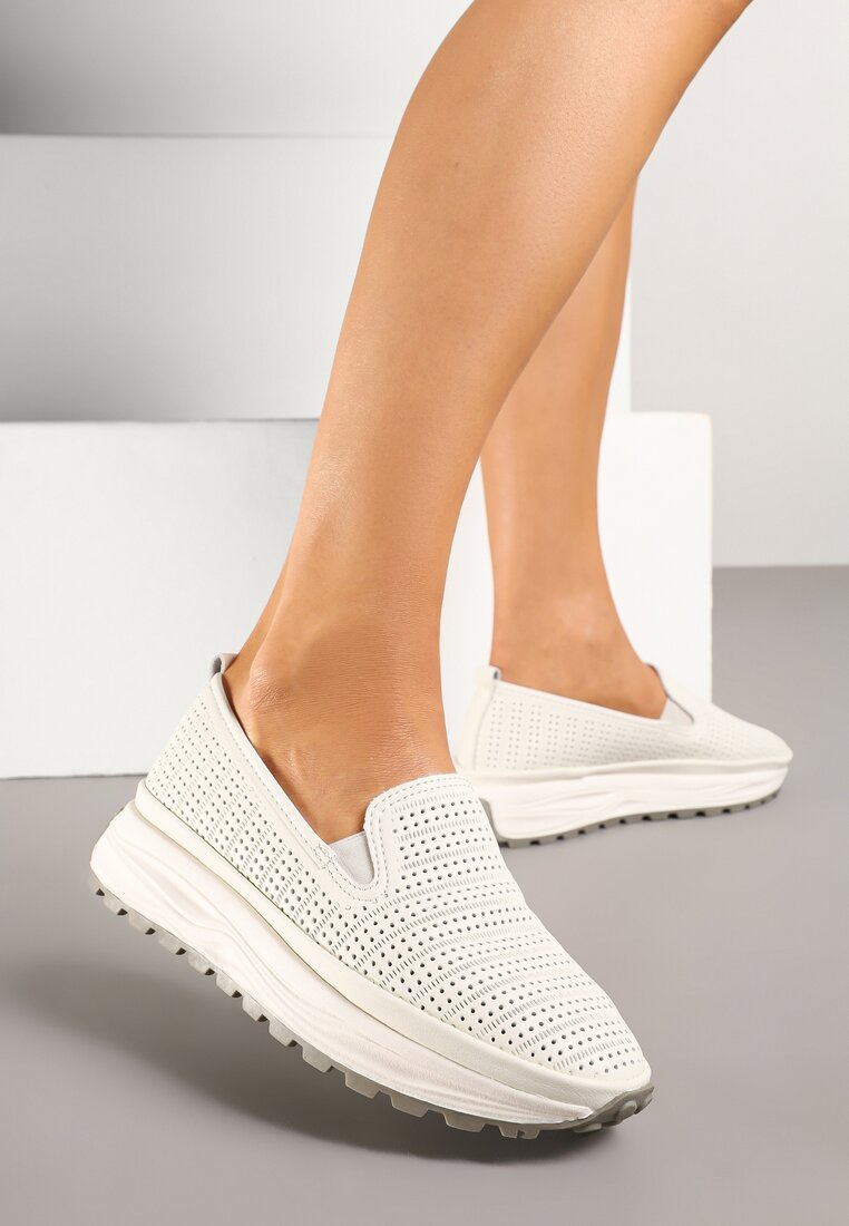 Pantofi bej din piele cu talpă groasă cu parte superioară perforată Nilritia