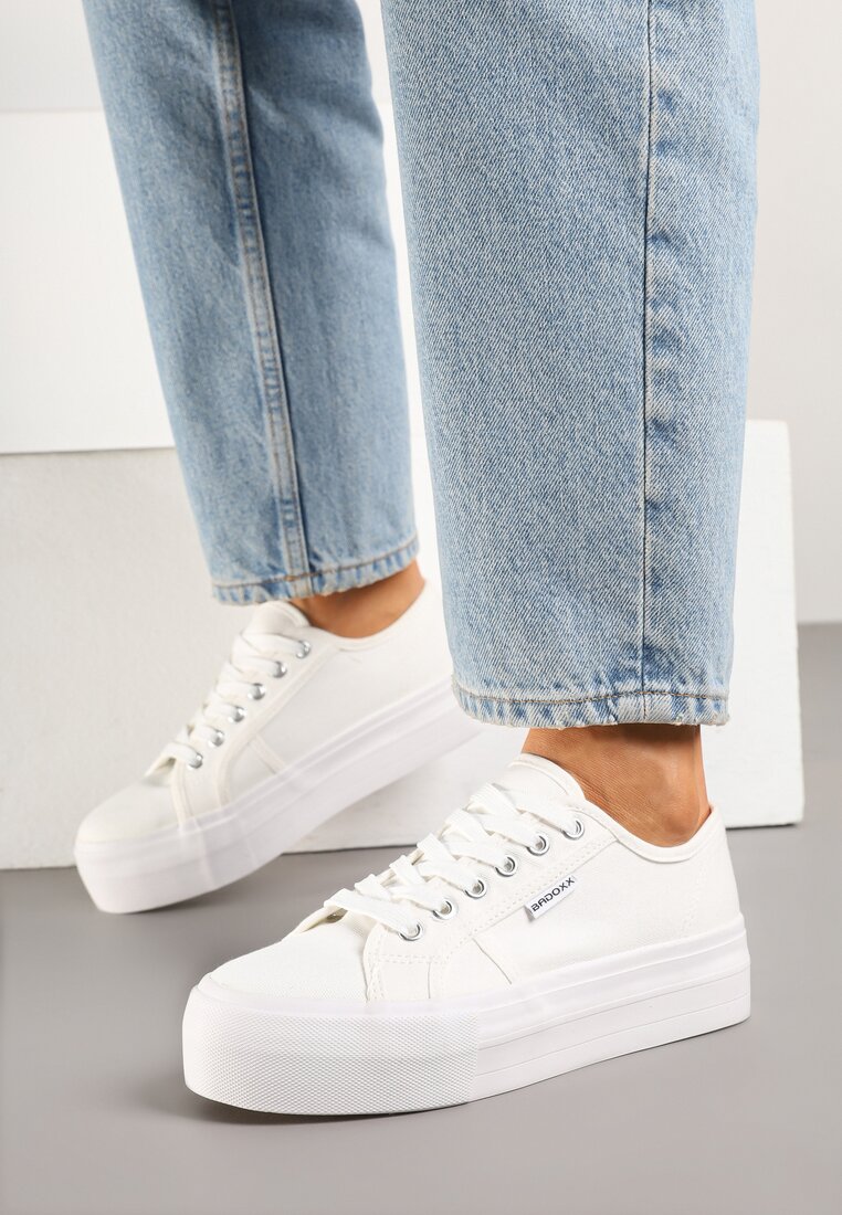 Teniși înalți Albi