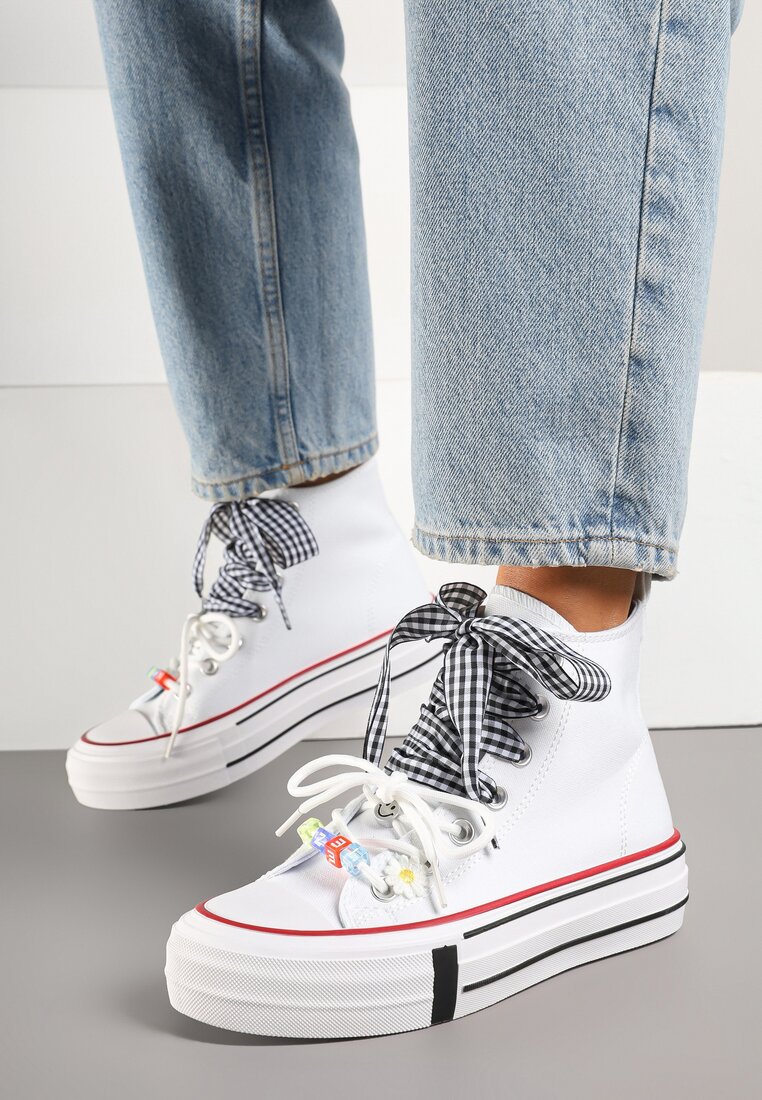 Teniși înalți Albi