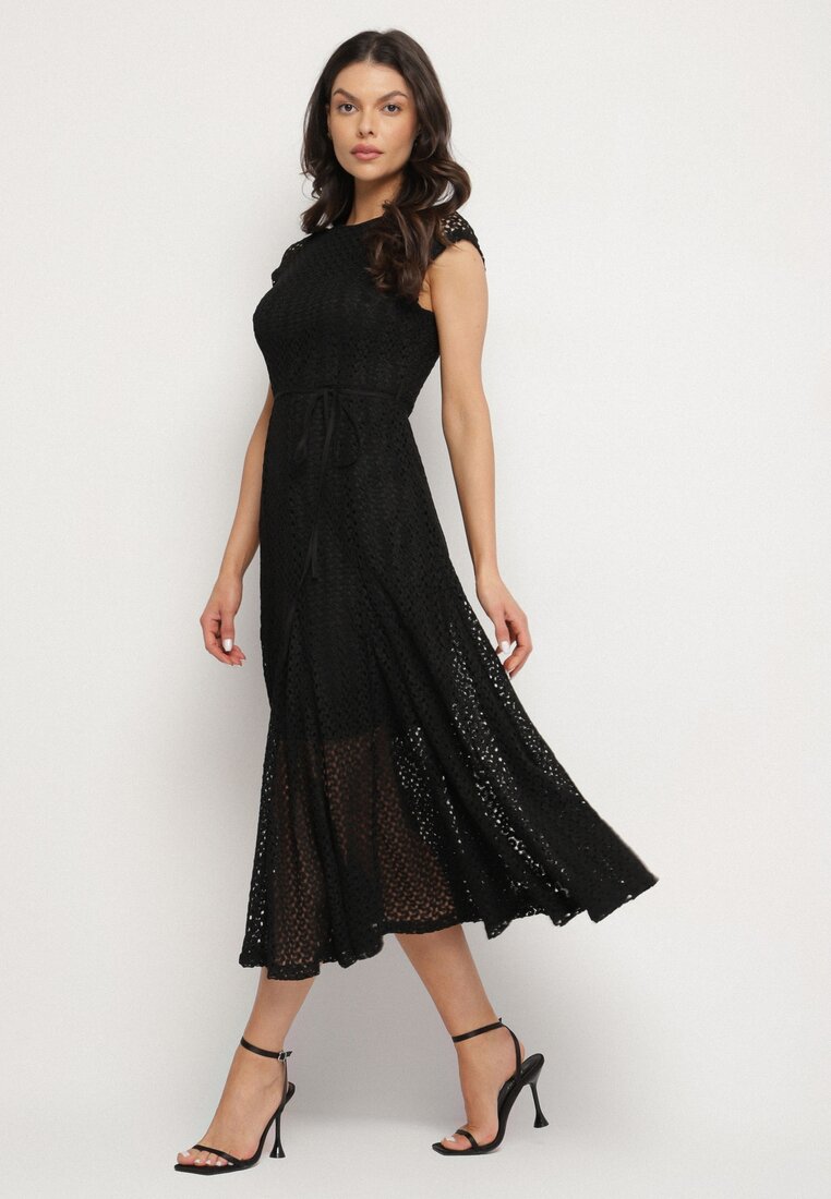 Rochie Neagră Evazată cu Model Ajurat și Curea Galindella