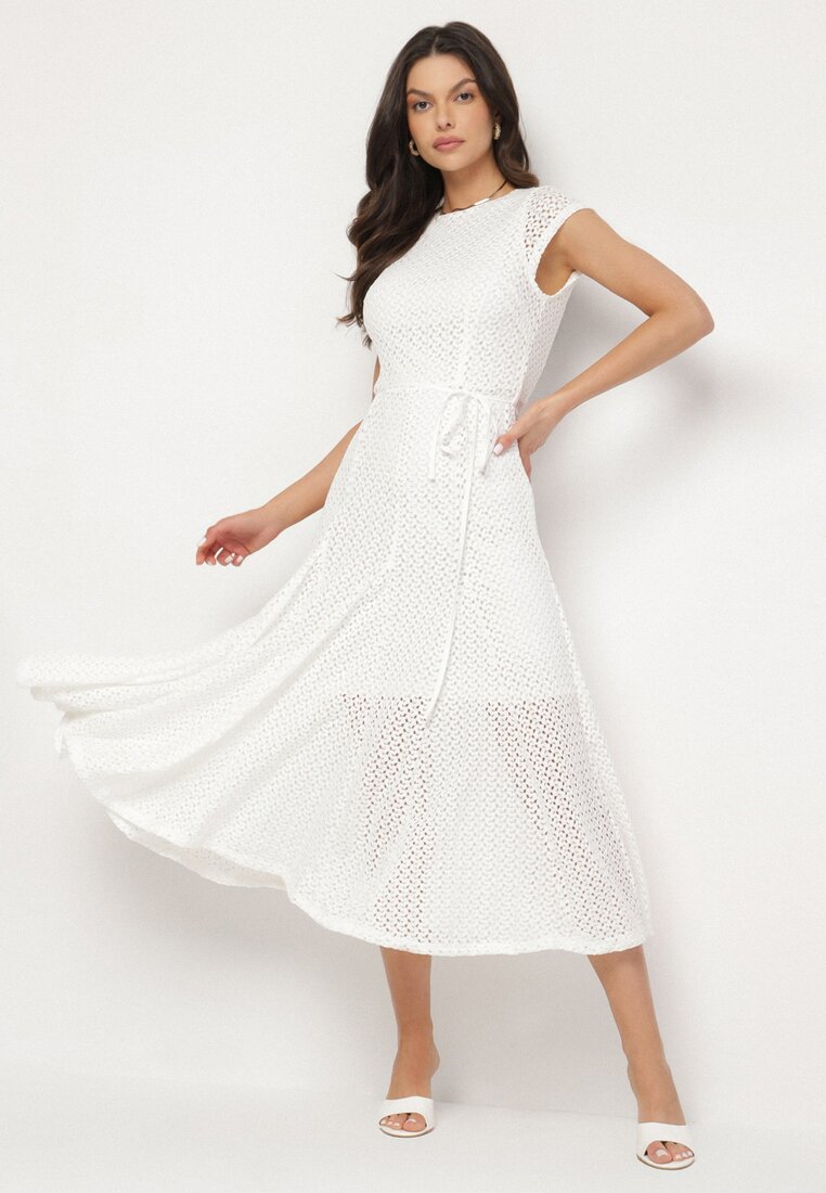 Rochie Closh Albă cu Model Ajurat și Curea Galindella