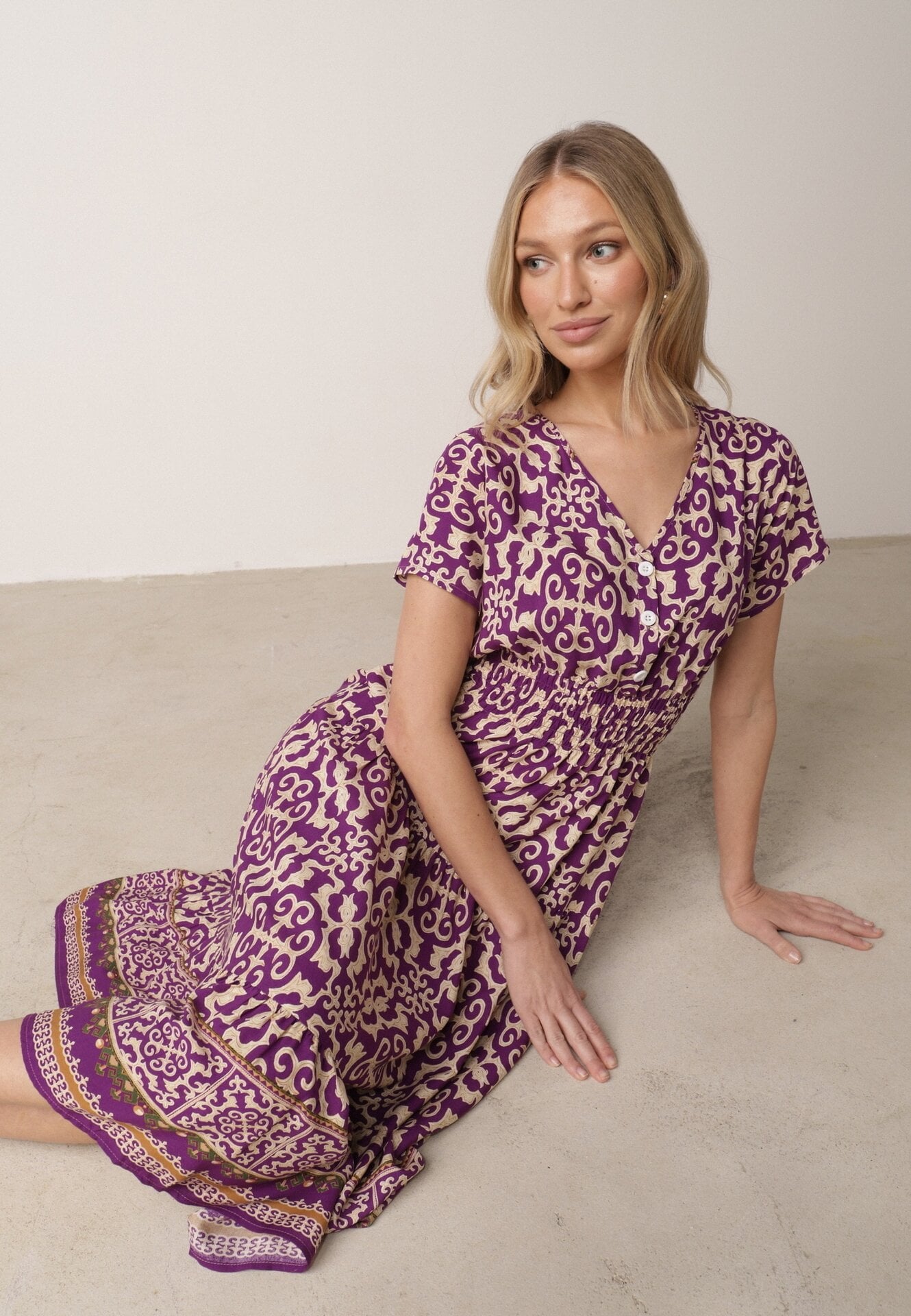 Rochie Mov închis din bumbac cu decolteu în V încheiată cu nasturi cu elastic în talie Kelea