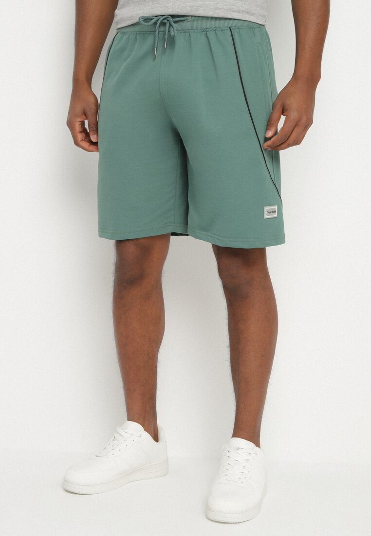 Pantaloni scurți Verzi