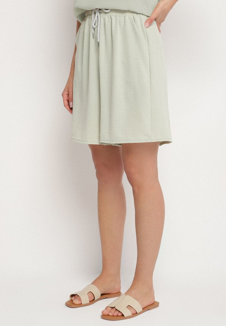 Pantaloni scurți Verde deschis