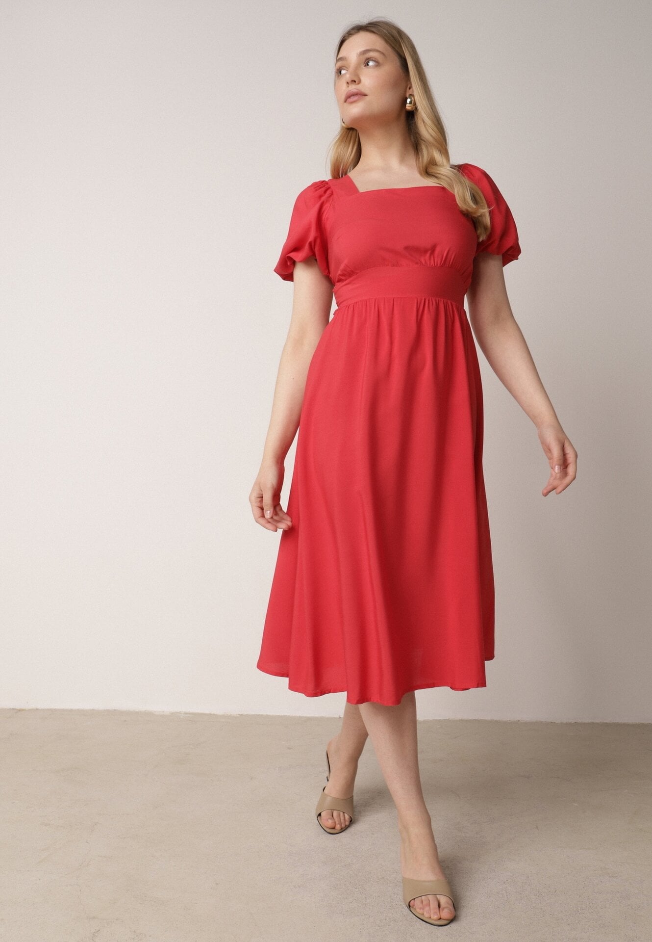 Rochie Roșie din Viscoză și cu Decolteu Pătrat Devalin