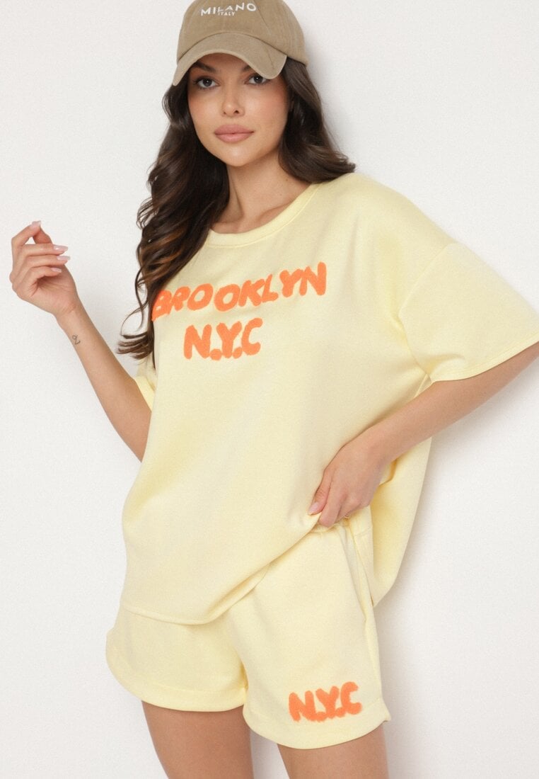 Set Oversize din Viscoză Tricou și Pantaloni Scurți cu Imprimeu Liravella Galben