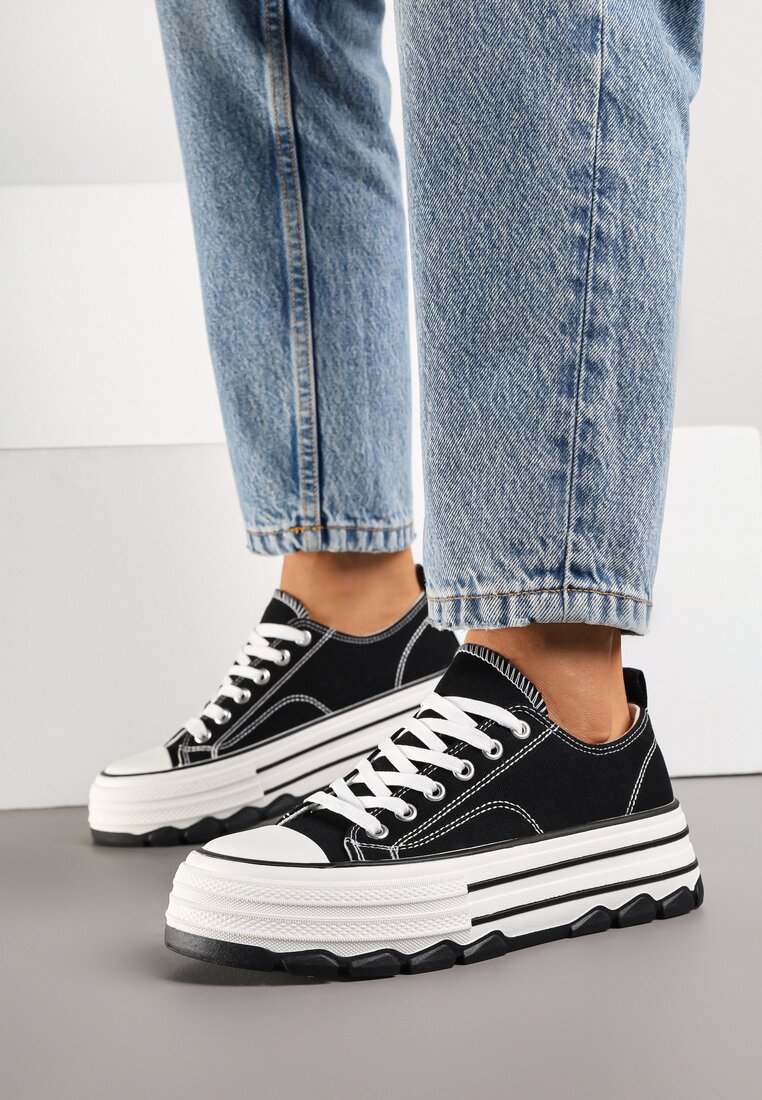 Teniși înalți Negri