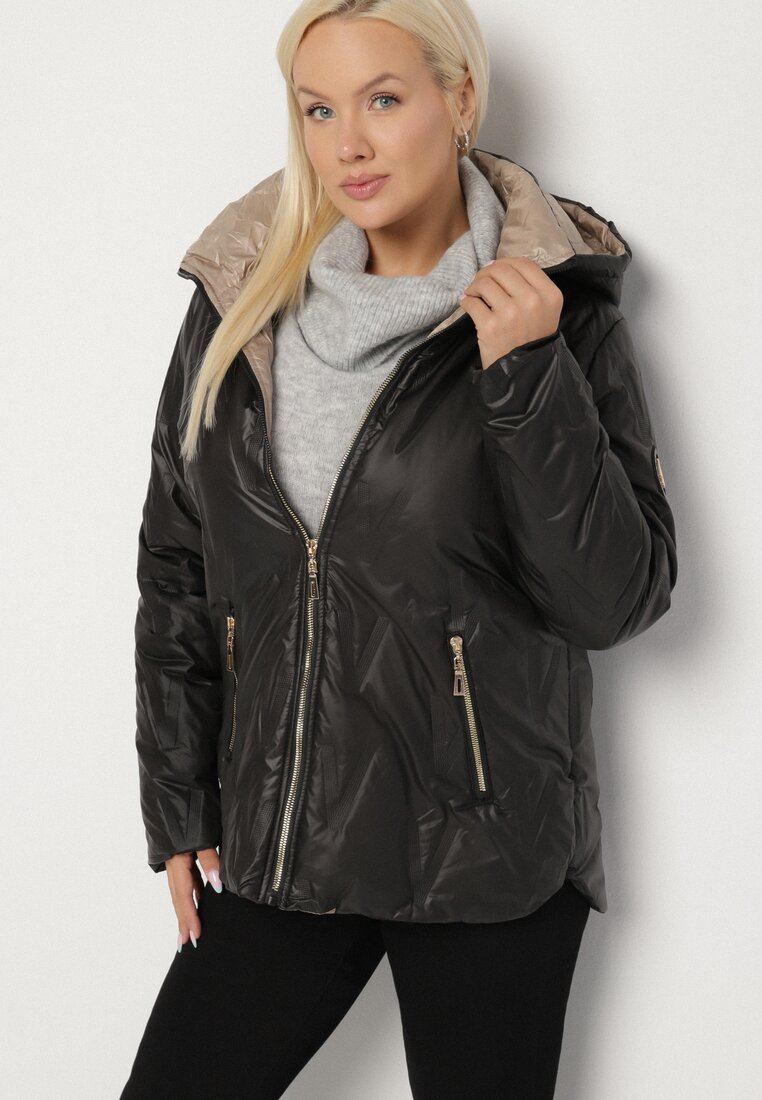 Geacă Neagră Matlasată cu Croială Dreaptă, cu Glugă și șnururi Falesaa