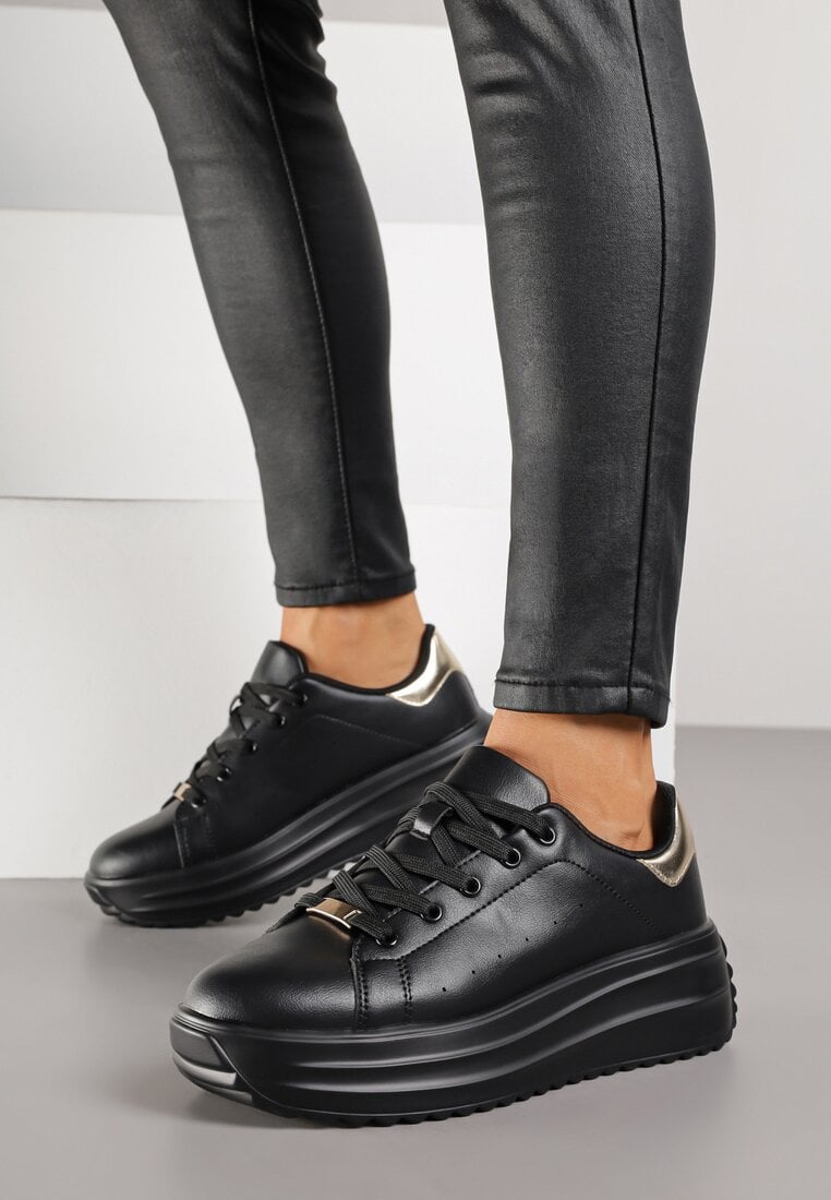 Teniși Negri pe Talpă Groasă Embosată cu Perforații Anorriva