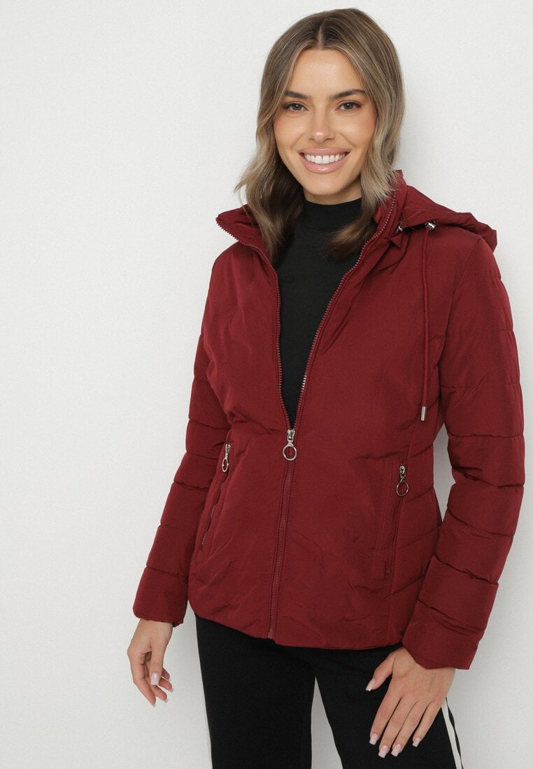 Geacă de tranziție Bordeaux cu cusături matlasate și glugă detașabilă Olunea