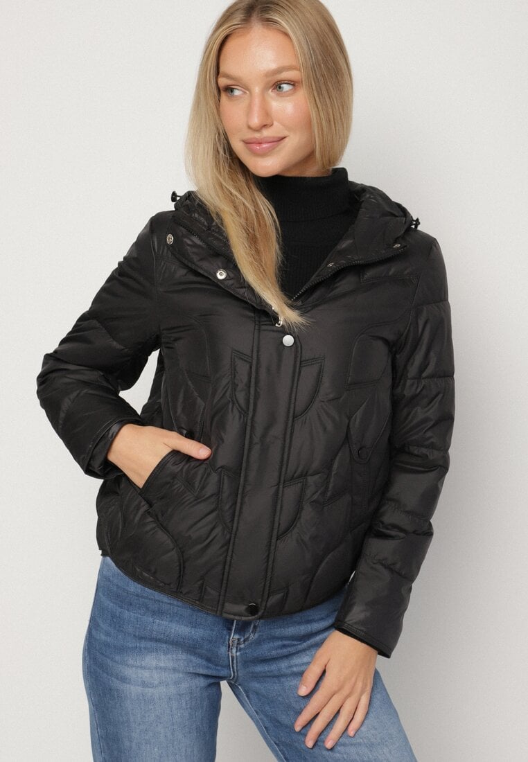 Geacă de tranziție neagră cu matlasare originală și glugă Aruvitte