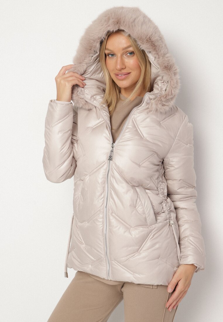 Geacă bej cu matlasare originală și glugă cu blană Nallisa