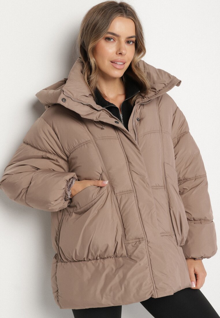 Jachetă matlasată bej închisă cu croială oversize și glugă Galandia