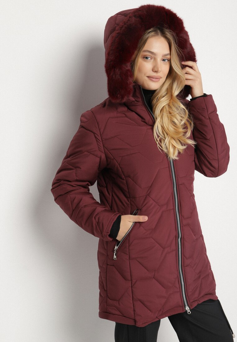Geacă Clasică Bordeaux cu cusături matlasate și glugă cu blană Raffisa